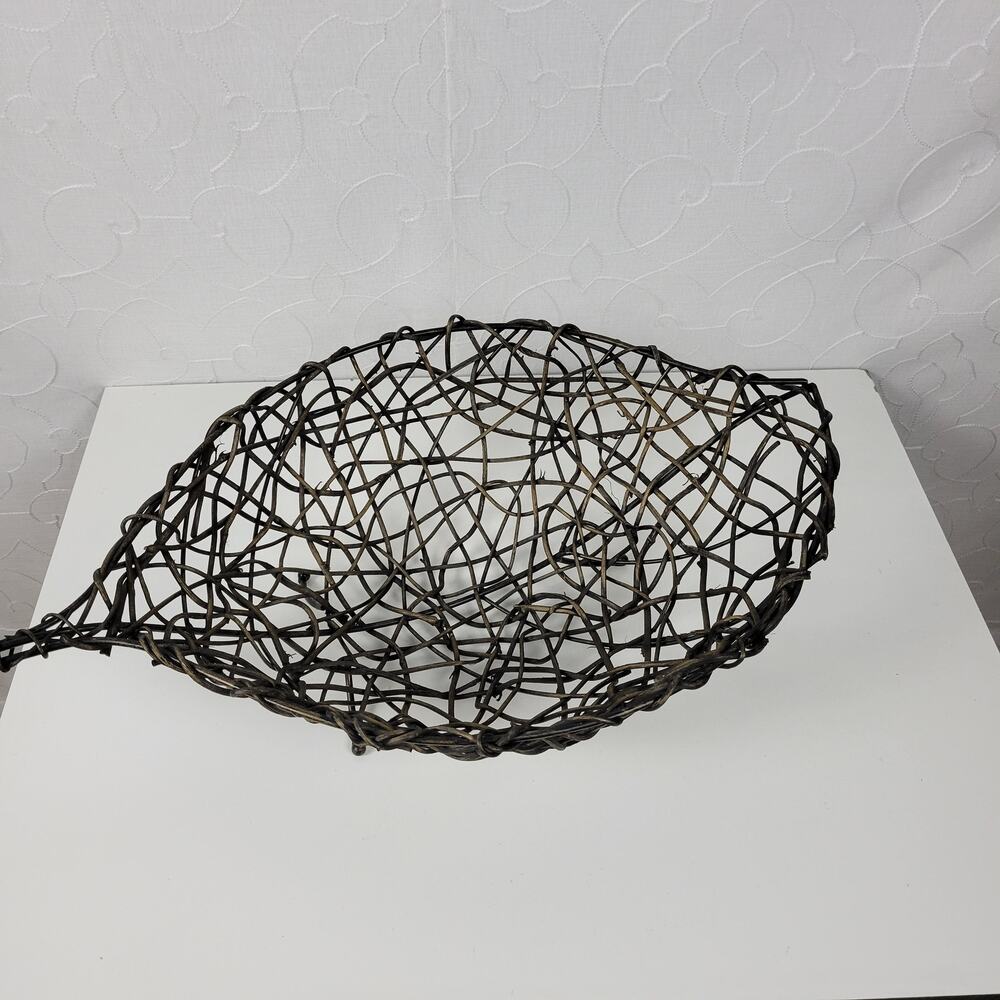 Woven Twisted Vine Leaf Shaped Bowl Basket Table Centerpiece Footed Rare